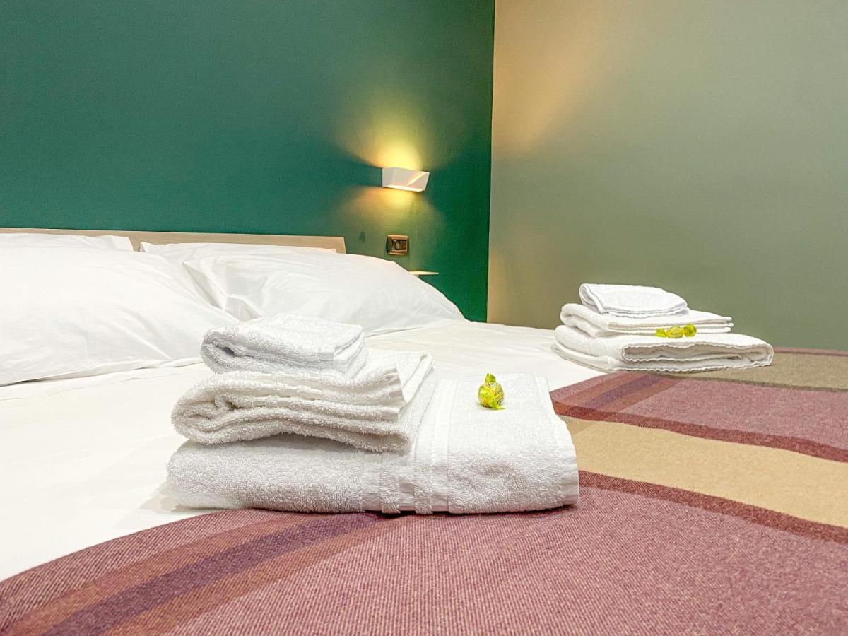 Domus Pisanelli Hotell Neapel Exteriör bild