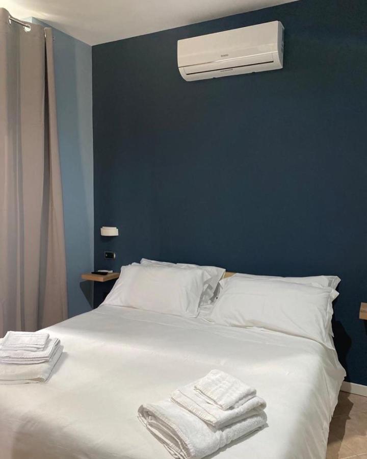 Domus Pisanelli Hotell Neapel Exteriör bild